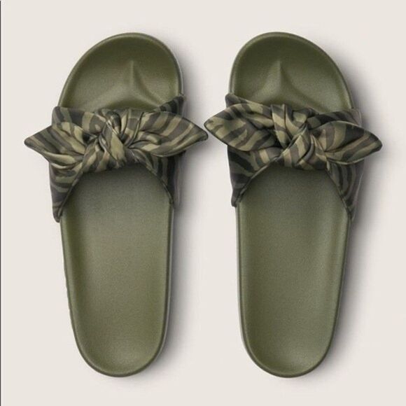NWT VS PINK ANIMAL PRINT BOW SLIDES - Picture 5 of 7